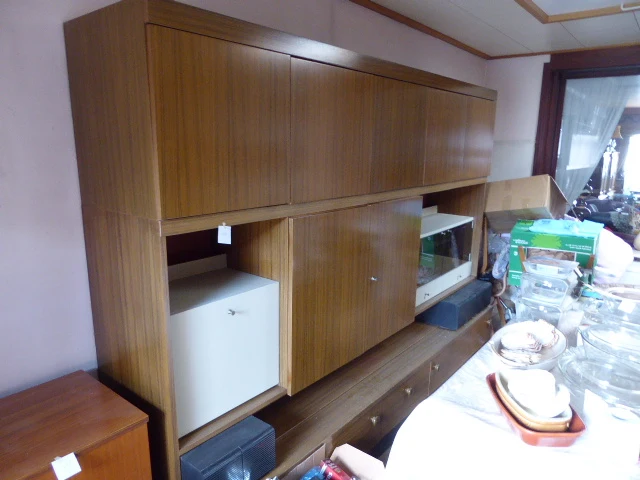Wandkast in teak - afbeelding 1 van  2