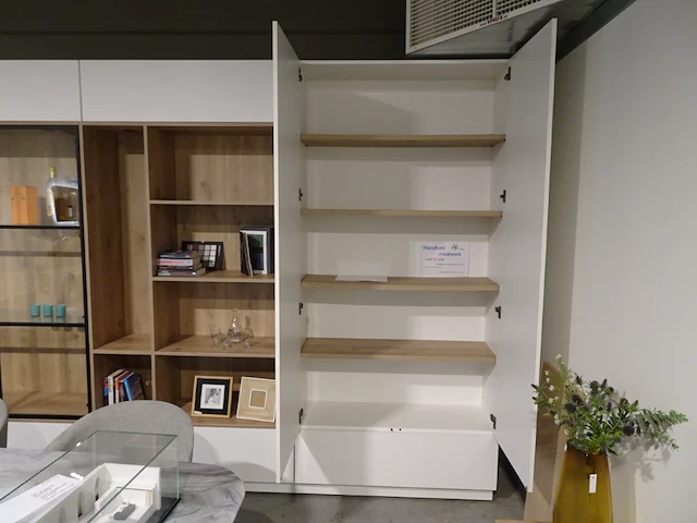 Wandkast op sokkel - afbeelding 3 van  8