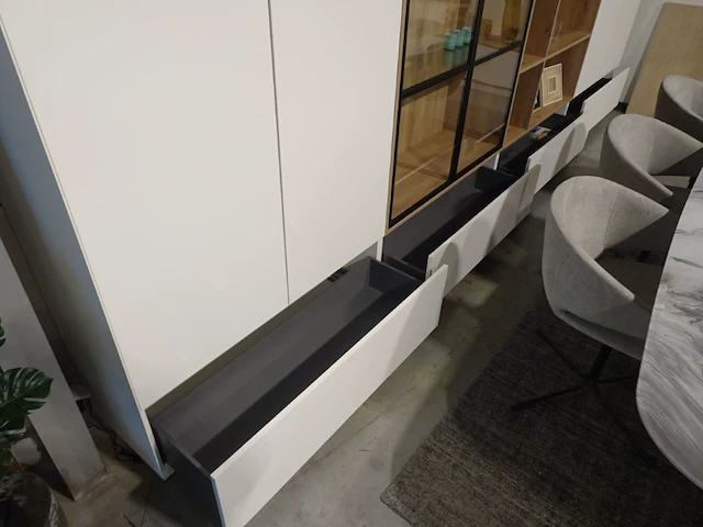 Wandkast op sokkel - afbeelding 5 van  8