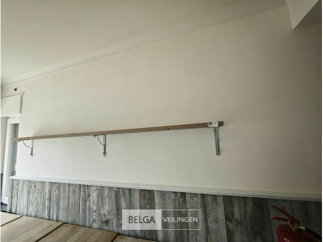 Wandplank met gietijzeren dragers - afbeelding 1 van  4