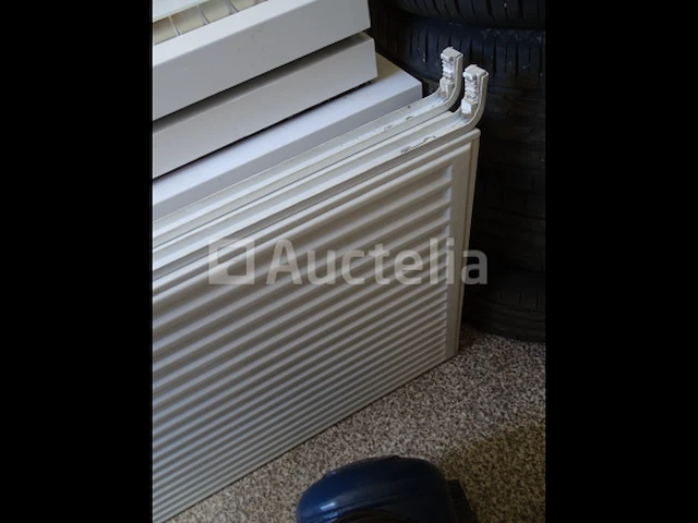 Wandverwarming met 2 bevestigingsstangen - afbeelding 4 van  8
