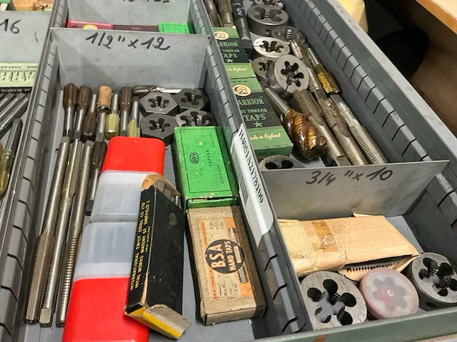 Warrior en skf assortiment draadsnijtappen en kussens - afbeelding 2 van  6