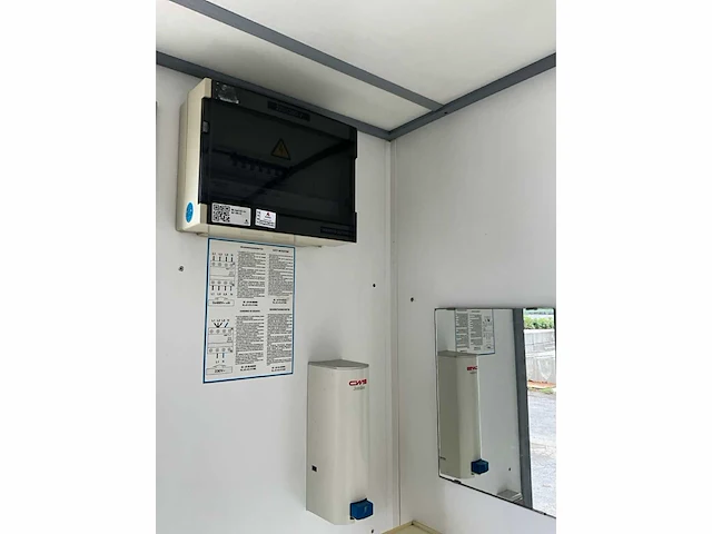 Warsco 3x2.4 sanitaire container - afbeelding 15 van  25