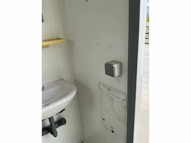 Warsco 3x2.4 sanitaire container - afbeelding 17 van  25