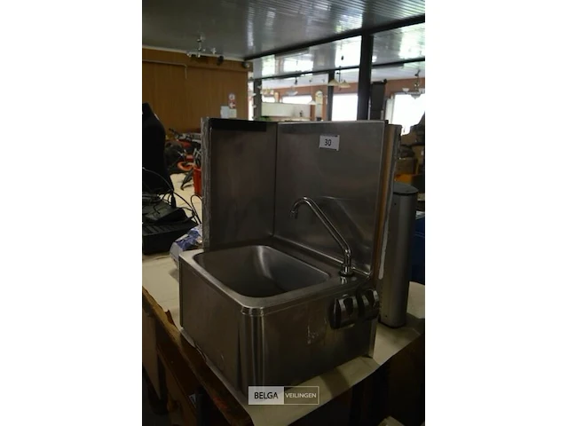 Wasbakje met kniebescherming - afbeelding 3 van  3
