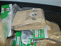 Wasmand met± 14x5 st stofzuigzakken 15l - afbeelding 2 van  2