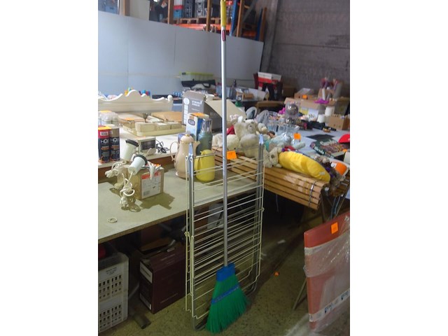 Wasrek en bezem - afbeelding 1 van  3