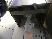 Wastafel aan de muur - afbeelding 3 van  3