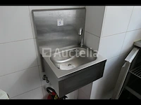 Wastafel aan de muur - afbeelding 2 van  6