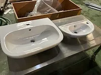 Wastafel duravit d-code en kleinere handenwasser - afbeelding 1 van  6