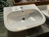 Wastafel duravit d-code en kleinere handenwasser - afbeelding 2 van  6