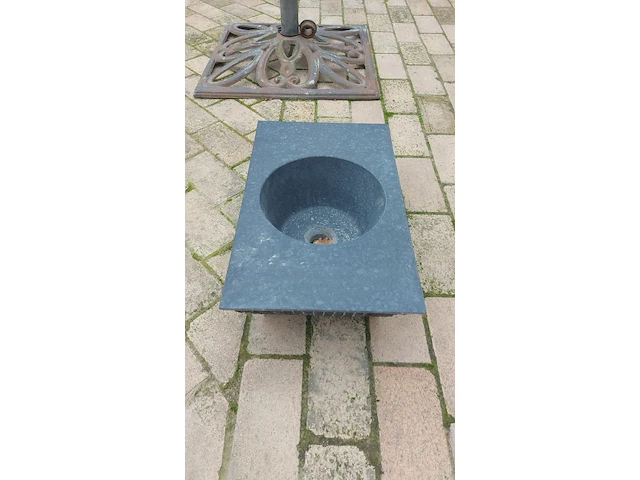 Wastafel in graniet - afbeelding 2 van  2