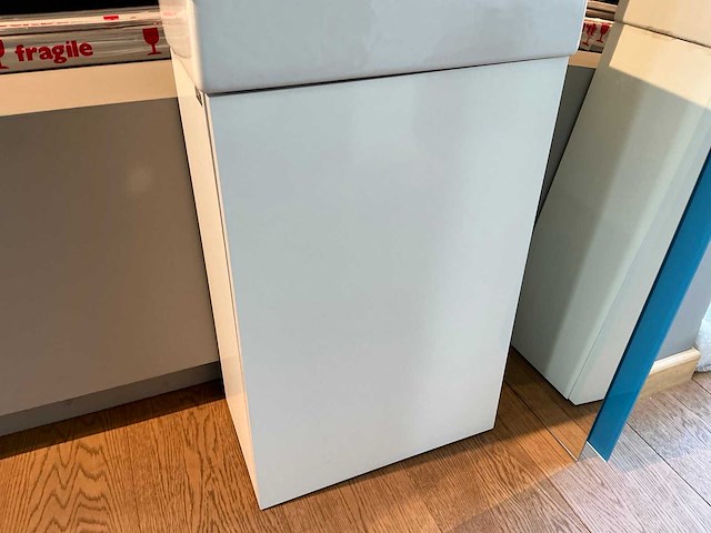 Wastafel + onderkast + spiegel - afbeelding 3 van  6