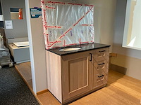 Wastafel villeroy & boch + onderkast oakyu + spiegel - afbeelding 1 van  8