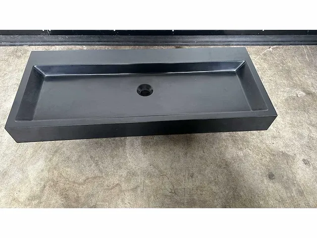 Wastafel zwart - zonder verpakking - showroom model - sinks - afbeelding 1 van  3