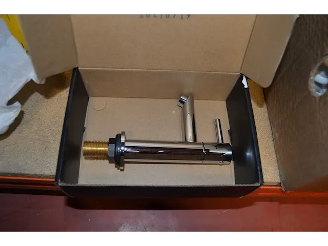 Wastafelkraan chroom nieuw - afbeelding 1 van  3