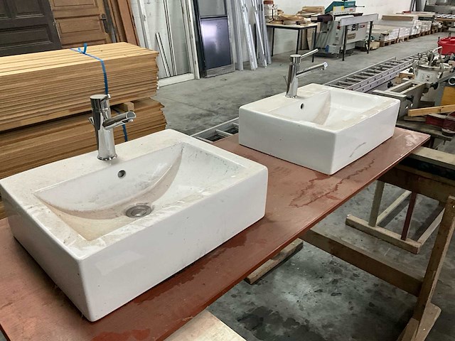 Wastafelmeubel in de badkamer (2x) - afbeelding 1 van  4