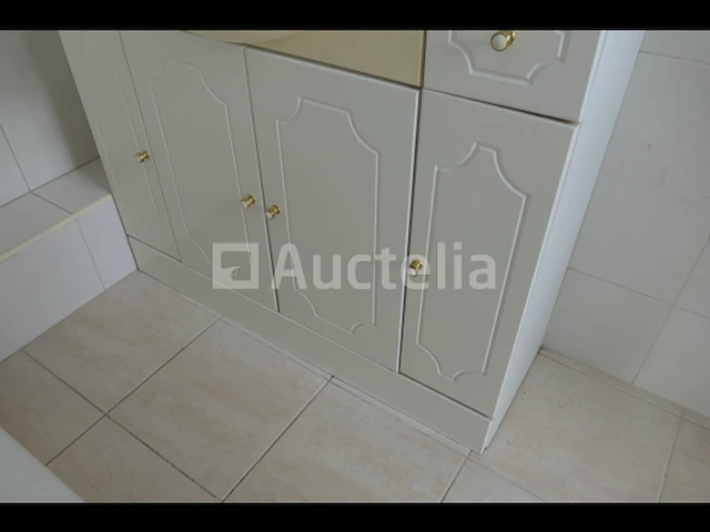 Wastafelmeubel, ligbad met kranen - afbeelding 1 van  6