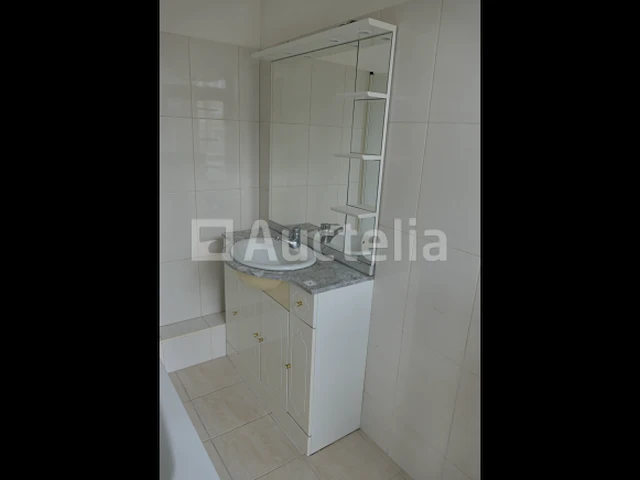 Wastafelmeubel, ligbad met kranen - afbeelding 2 van  6