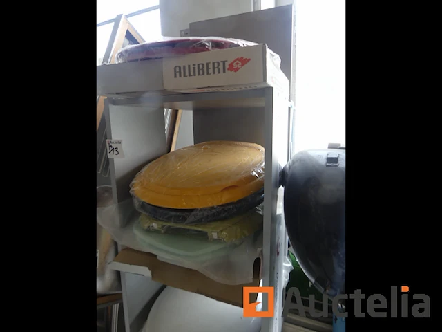 Wastafels, toiletbrillen, enz. - afbeelding 7 van  13