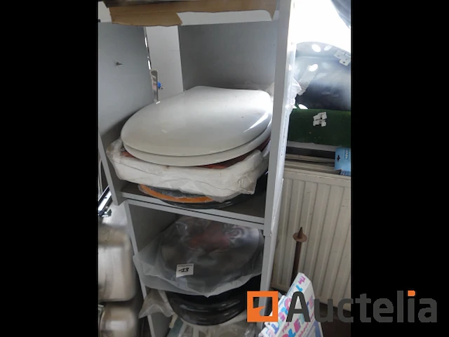 Wastafels, toiletbrillen, enz. - afbeelding 12 van  13
