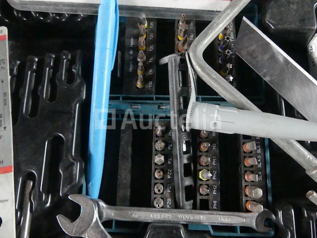 Waterdichte kofferbak en diverse gereedschappen - afbeelding 2 van  8