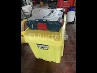 Waterdichte kofferbak en diverse gereedschappen - afbeelding 6 van  8