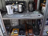 Waterkoker proline, waterkoker domo, soepmaker philips, visbestek met schotel, vleeshamer, grilltang, geldkoffer, diverse sierstukken