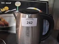 Waterkoker proline, waterkoker domo, soepmaker philips, visbestek met schotel, vleeshamer, grilltang, geldkoffer, diverse sierstukken - afbeelding 6 van  11
