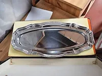 Waterkoker proline, waterkoker domo, soepmaker philips, visbestek met schotel, vleeshamer, grilltang, geldkoffer, diverse sierstukken - afbeelding 10 van  11