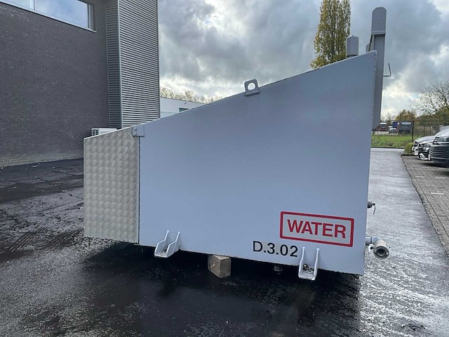 Watertankunit / watercontainer - ex waterboorinstallatie - afbeelding 3 van  10