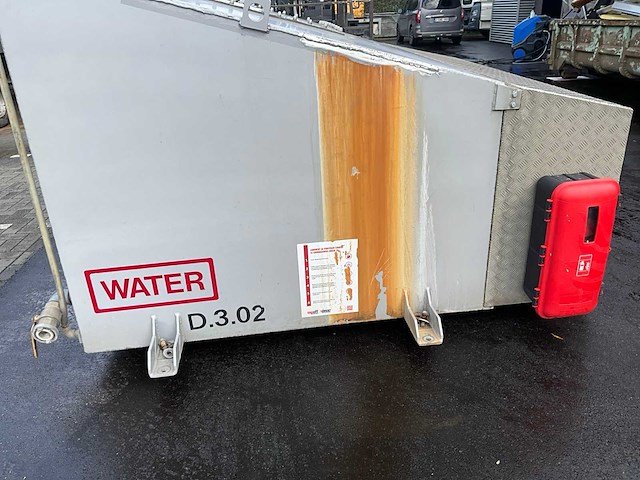 Watertankunit / watercontainer - ex waterboorinstallatie - afbeelding 5 van  10
