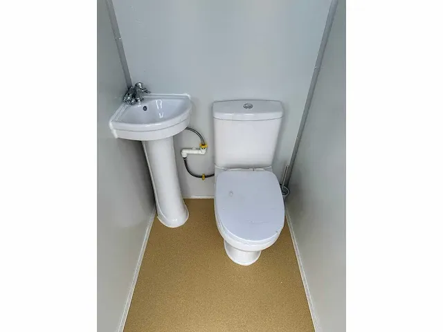 Wc-cabine - afbeelding 12 van  12
