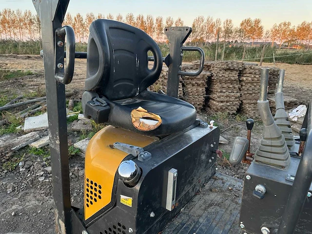 Wcm - ctx8010 - mini-excavator - 2020 - afbeelding 13 van  17