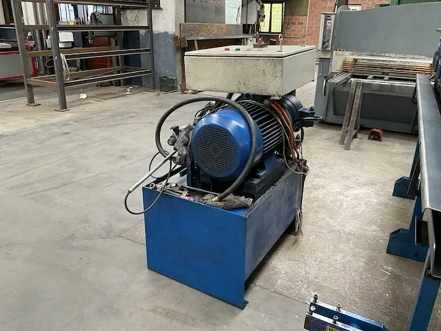 Weber 15-kops ponsmachine - afbeelding 7 van  8