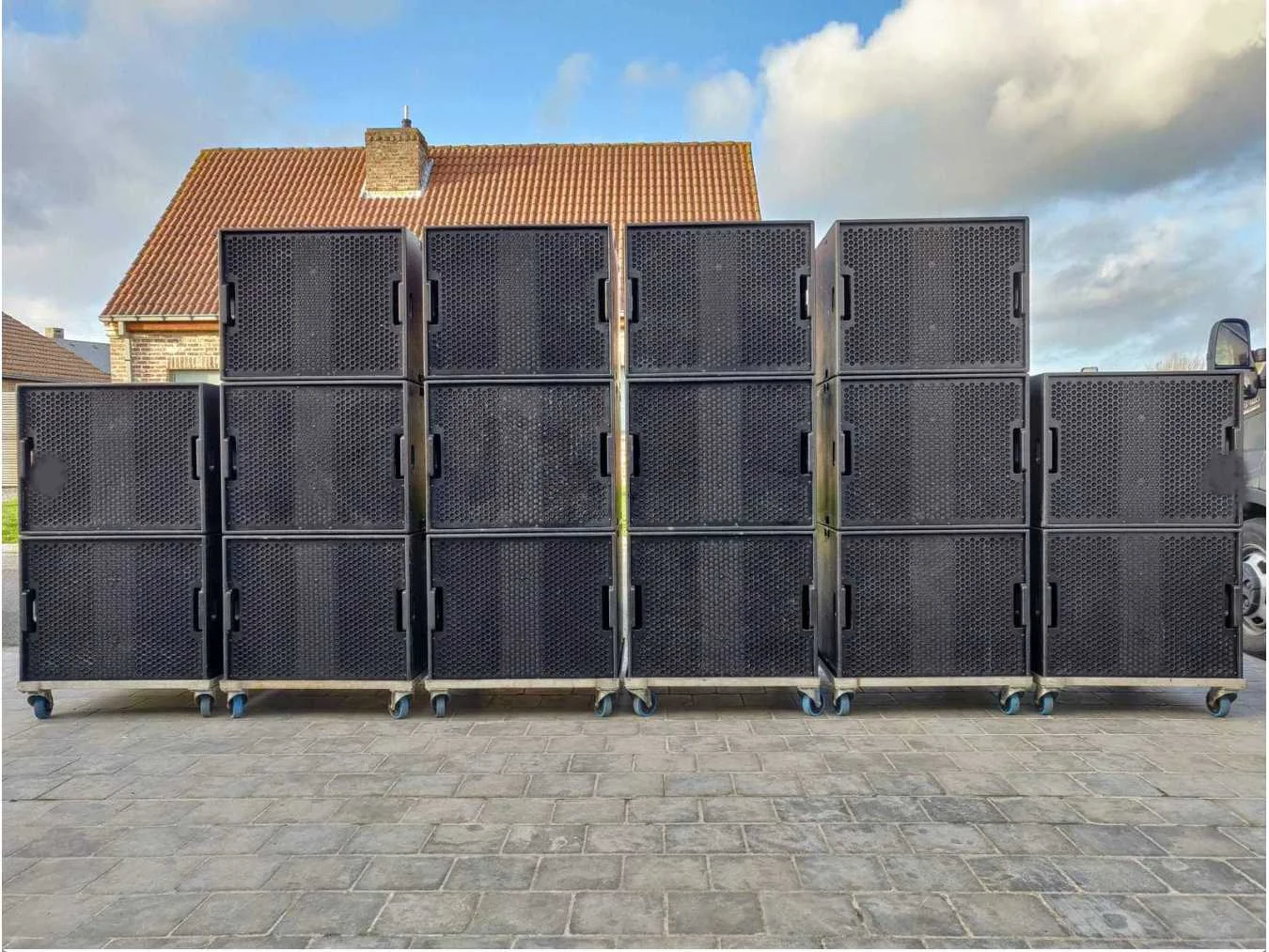 Weekveiling: aannemersmaterialen, horeca en audio