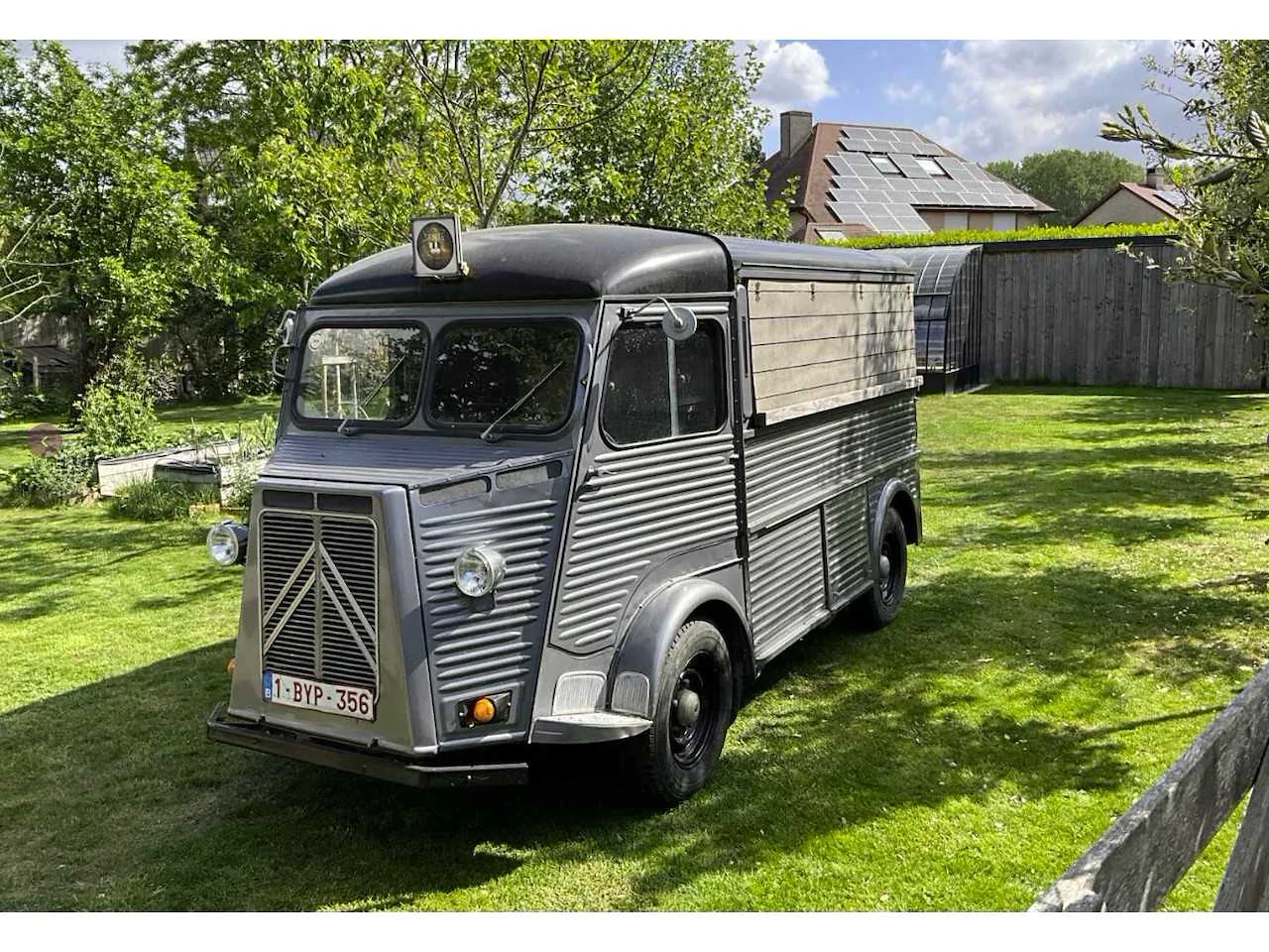 Weekveiling: auto's, trucks, trailers, aanhangwagens en fietsen