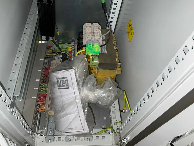 Weg eucfw110031t40fayz cfw-11 frequentieregelaar met schakelkast - afbeelding 4 van  17