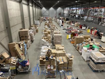 Wegens faillissement big bazar belgië nv - winkelvoorraad te oudsbergen