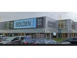 Wegens faillissement dassy bv - meubelzaak "o&o trendy wonen" 1ste verdieping te schelle