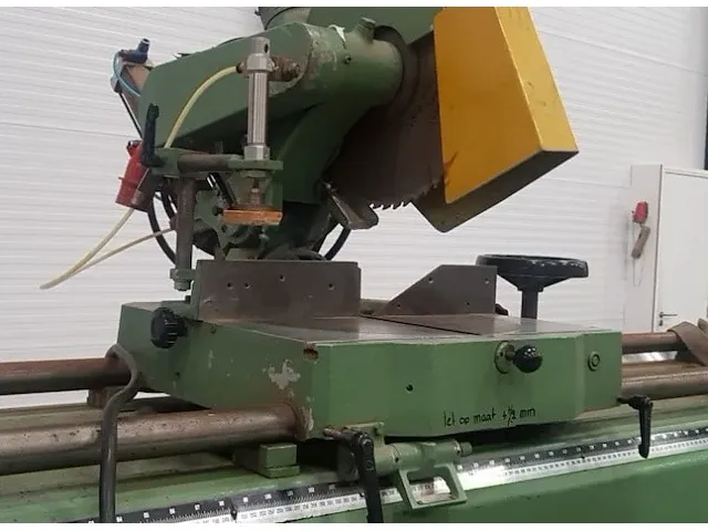 Wegoma 350 dubbel-verstek glaslattenzaag - afbeelding 5 van  9