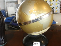 Wereldbol transistore radio - afbeelding 1 van  2