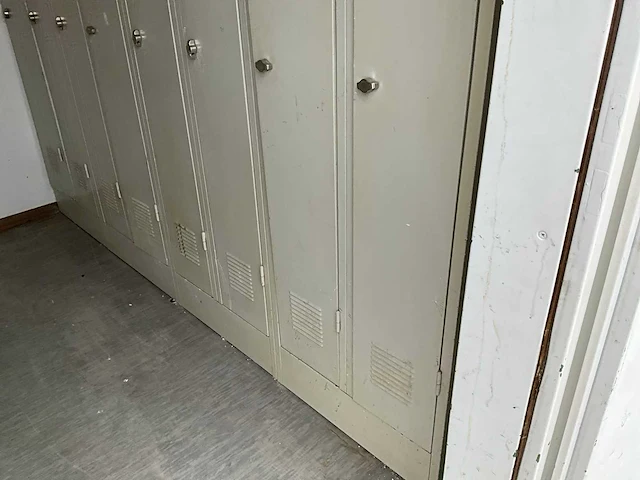 Werf container 6 x 3 m - afbeelding 5 van  26