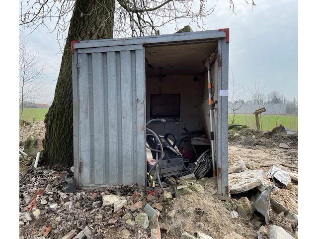 Werfcontainer met inhoud - afbeelding 1 van  7