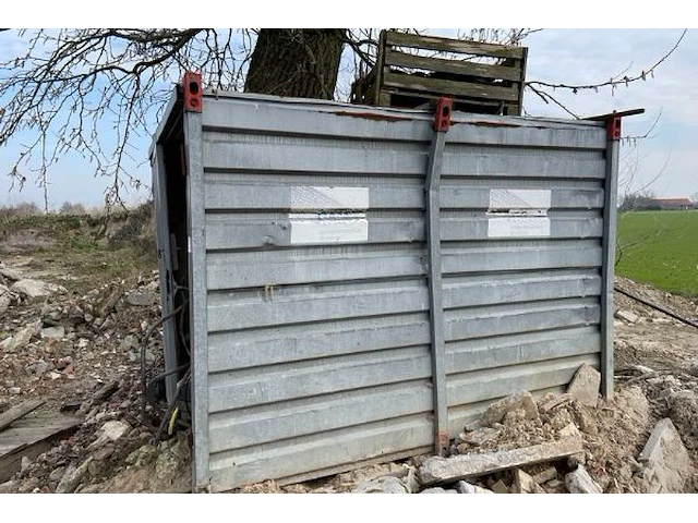 Werfcontainer met inhoud - afbeelding 2 van  7