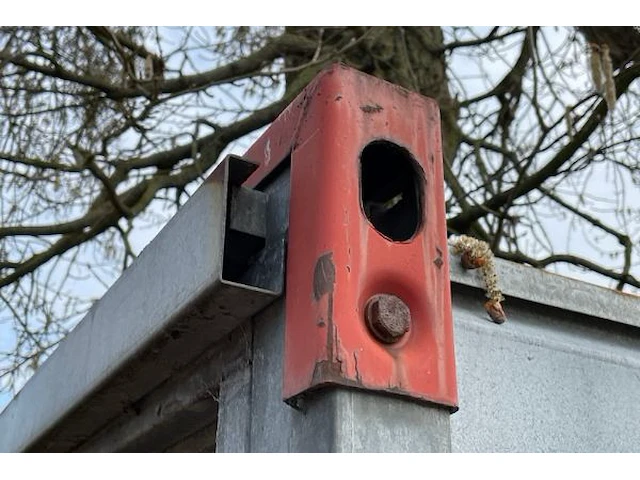 Werfcontainer met inhoud - afbeelding 7 van  7