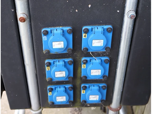 Werfkast 380v - afbeelding 6 van  7