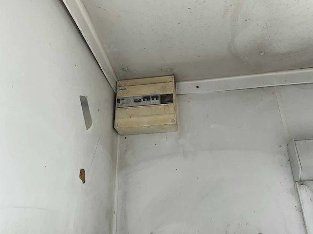 Werfkeet container - afbeelding 8 van  9