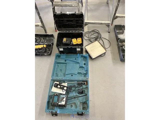 Werflamp en batterijladers - afbeelding 1 van  2