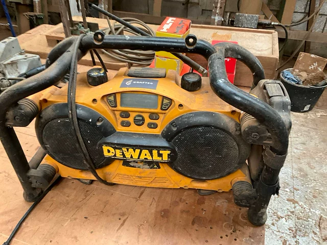 Werfradio dewalt dc011 - afbeelding 1 van  6